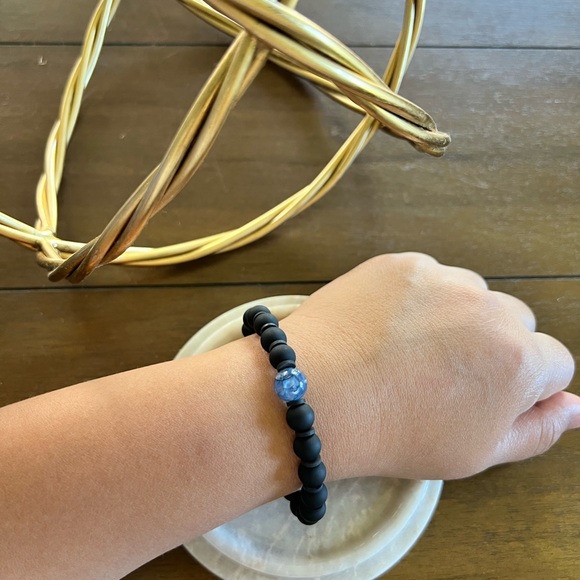 High Quality Black Onyx bracelet healing bracelet  Birth stone bracelet stretch - Picture 2 of 9